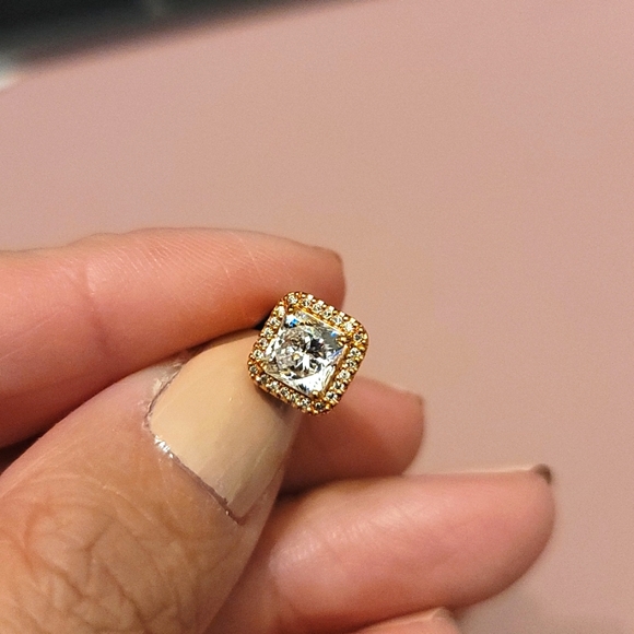 Pandora Sparkle Halo Stud Earring - Picture 2 of 2